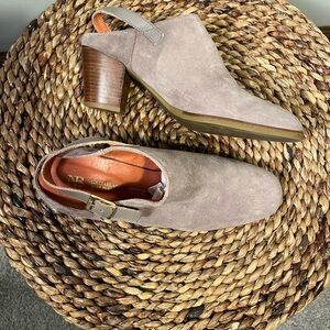 Natalia Blanco Suede Open Back Shoes Size 41/9.5